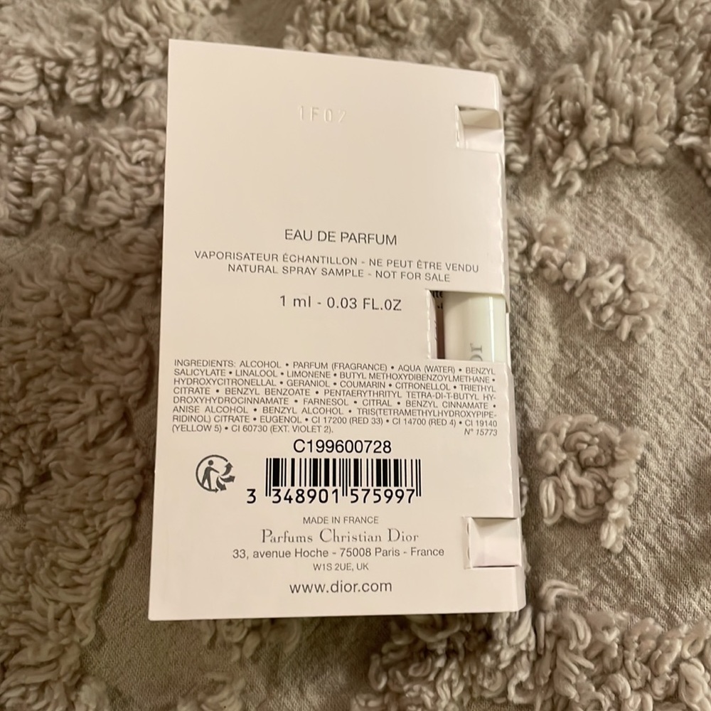 Miss Dior Eau De Parfum Spray Sample - Picture 3 of 4